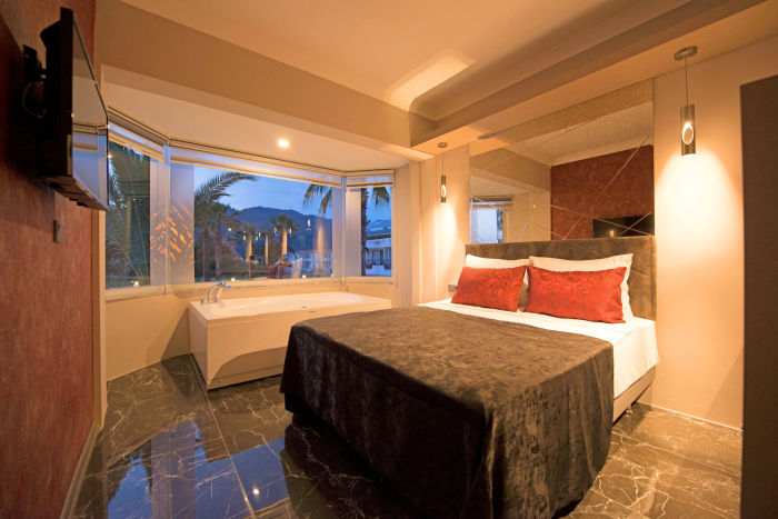 Voxx Beach Boutique Hotel Suit Odaları